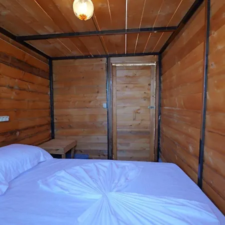 Fjona Apartment *