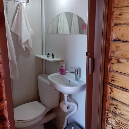 Fjona Apartament *