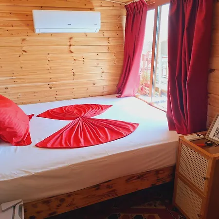 Fjona * Sarandë